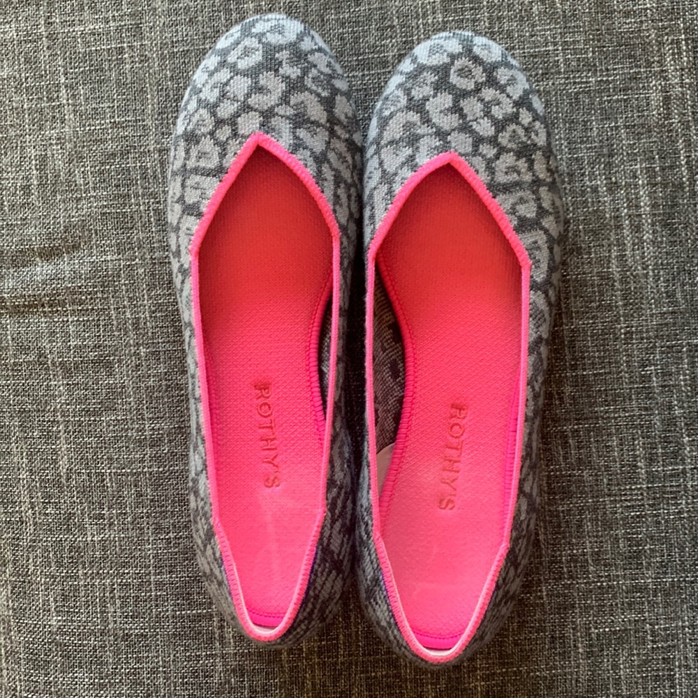 Rothys flats in grey leopard with pink trim
